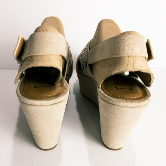 Marc Fisher LTD Bloom Platform Sandal -Beige/Taupe - Picture 5 of 5